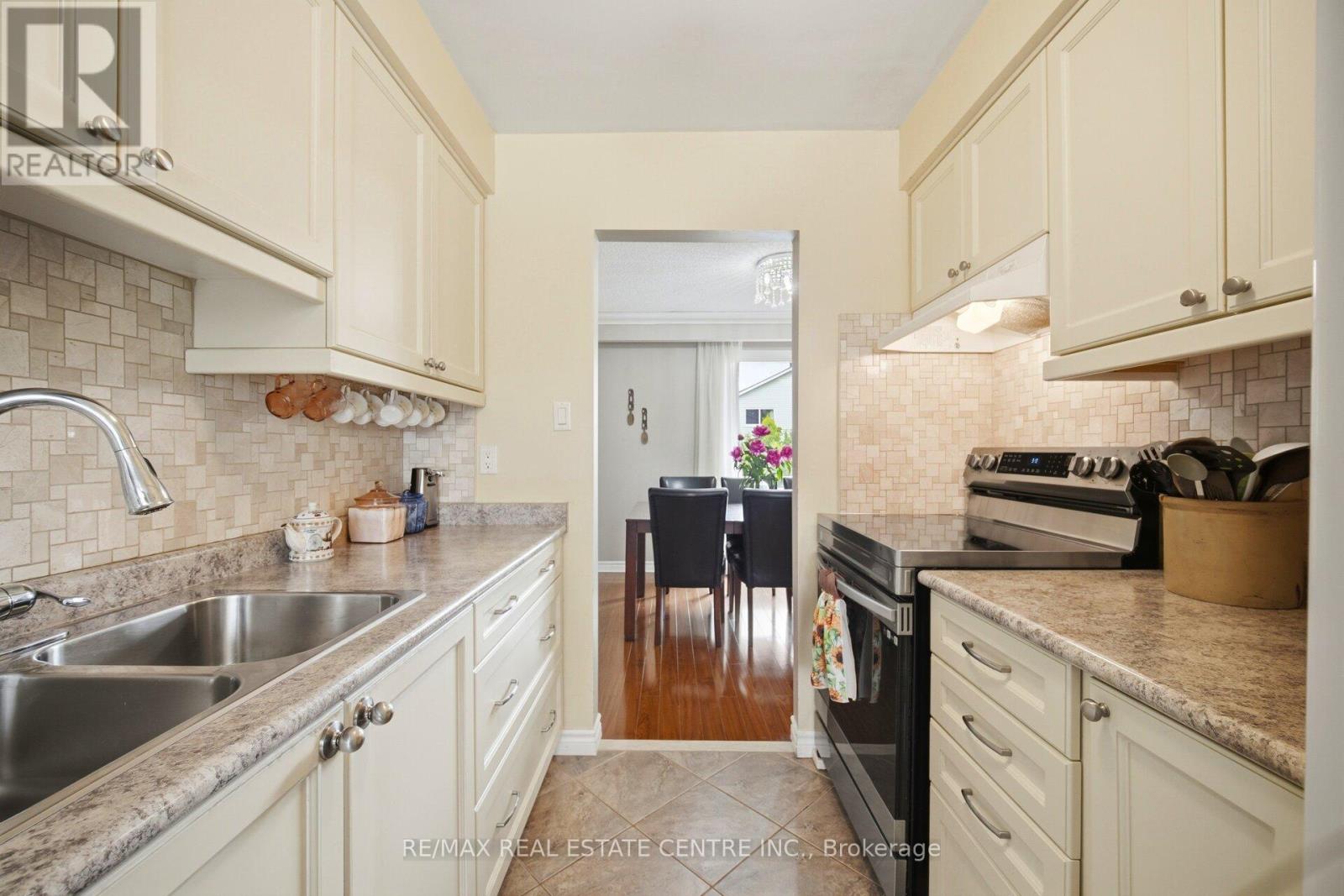 94 Blackthorn Lane, Brampton, Ontario  L6V 3K8 - Photo 12 - W13085318