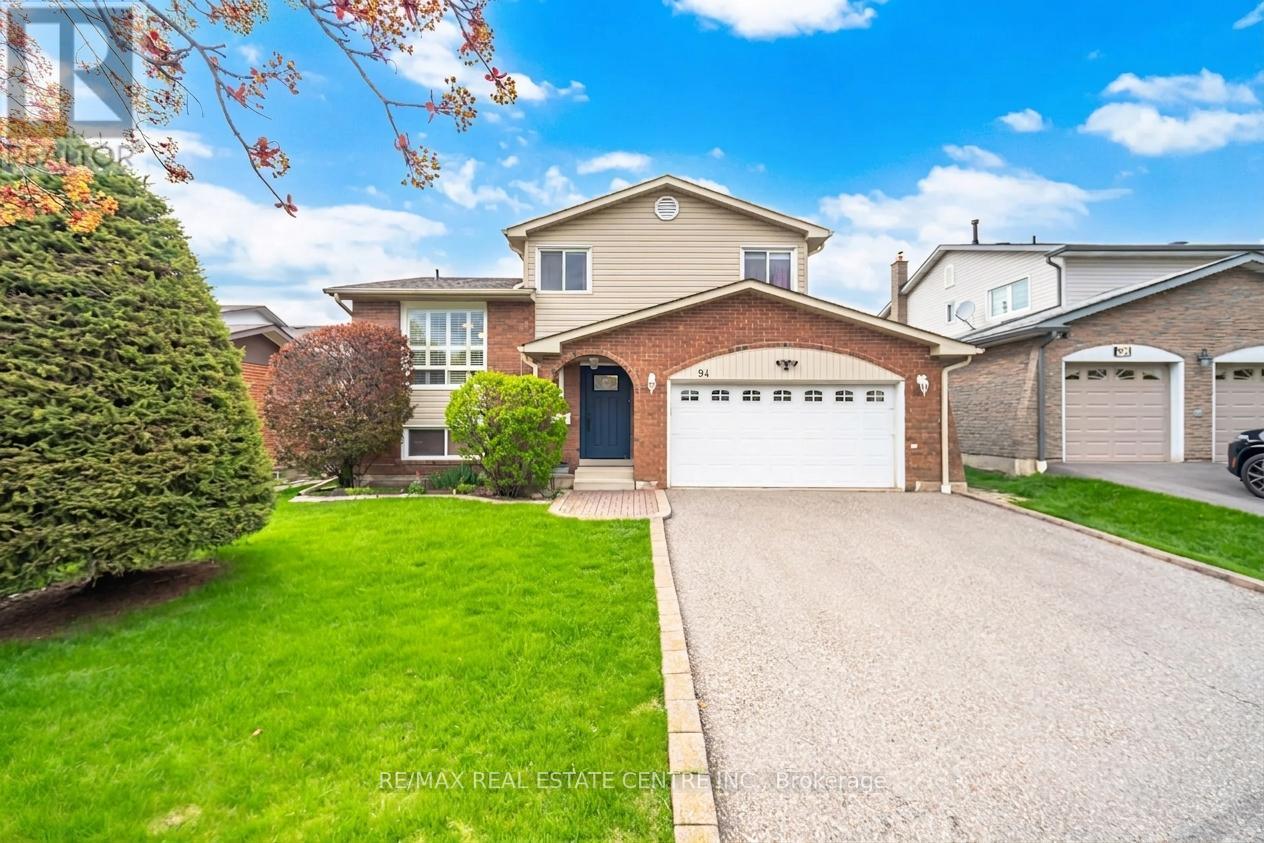 94 Blackthorn Lane, Brampton, Ontario  L6V 3K8 - Photo 2 - W13085318