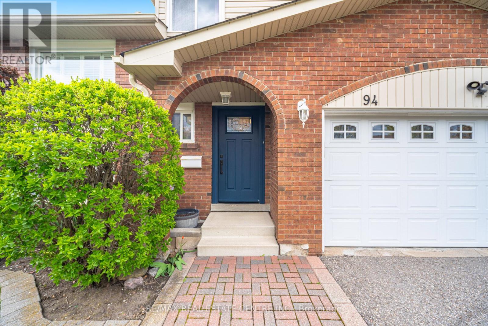 94 Blackthorn Lane, Brampton, Ontario  L6V 3K8 - Photo 4 - W13085318