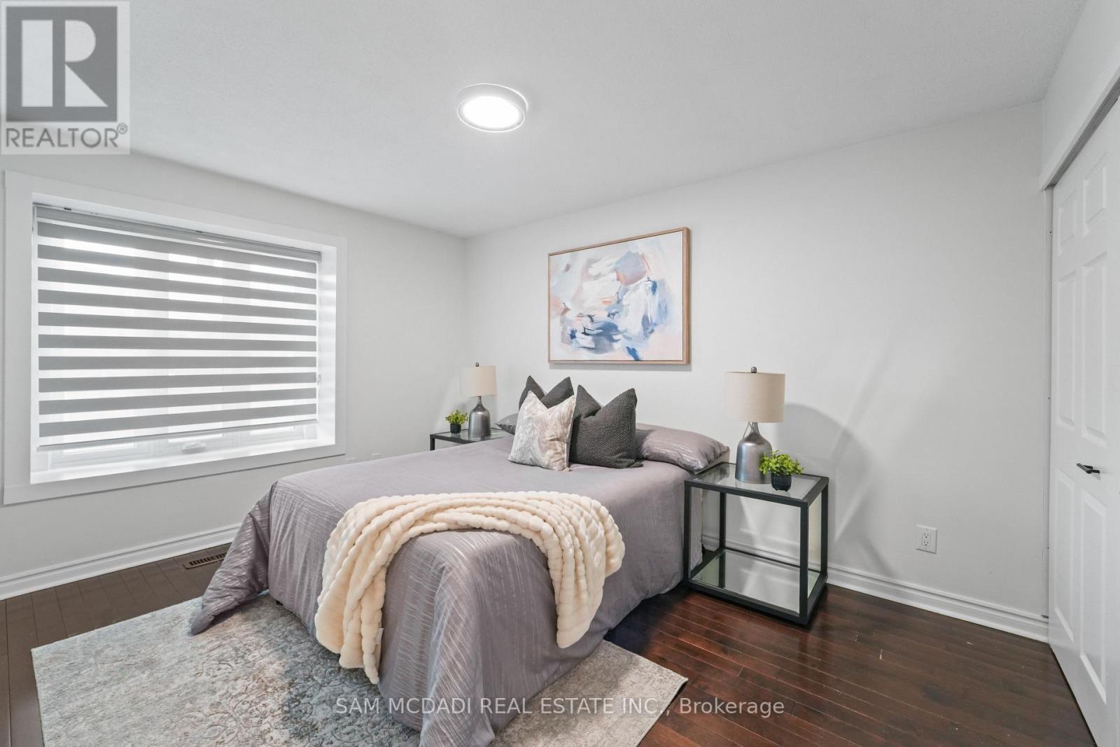 19 Shalom Crescent, Toronto, Ontario  M9V 4J3 - Photo 14 - W13085338