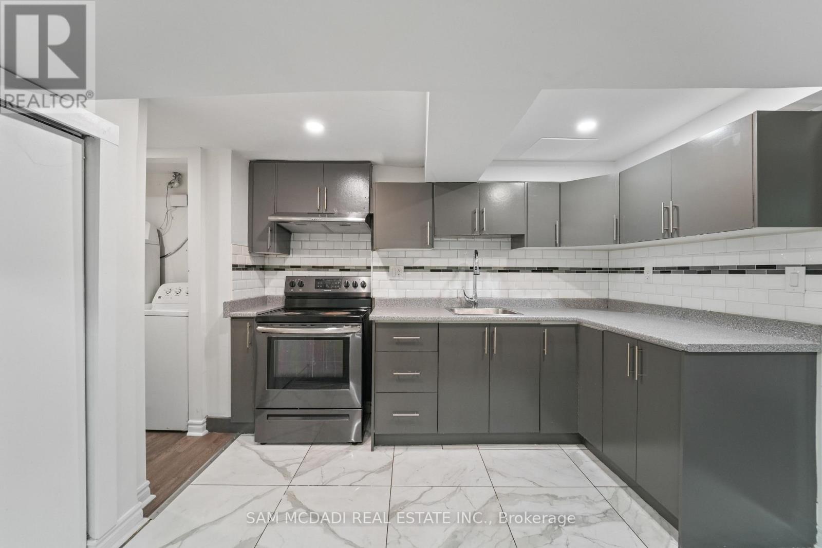 19 Shalom Crescent, Toronto, Ontario  M9V 4J3 - Photo 19 - W13085338