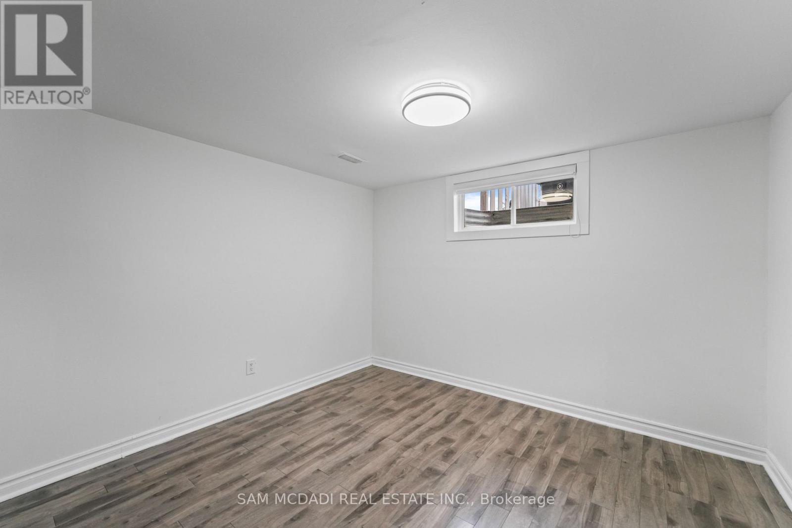 19 Shalom Crescent, Toronto, Ontario  M9V 4J3 - Photo 23 - W13085338