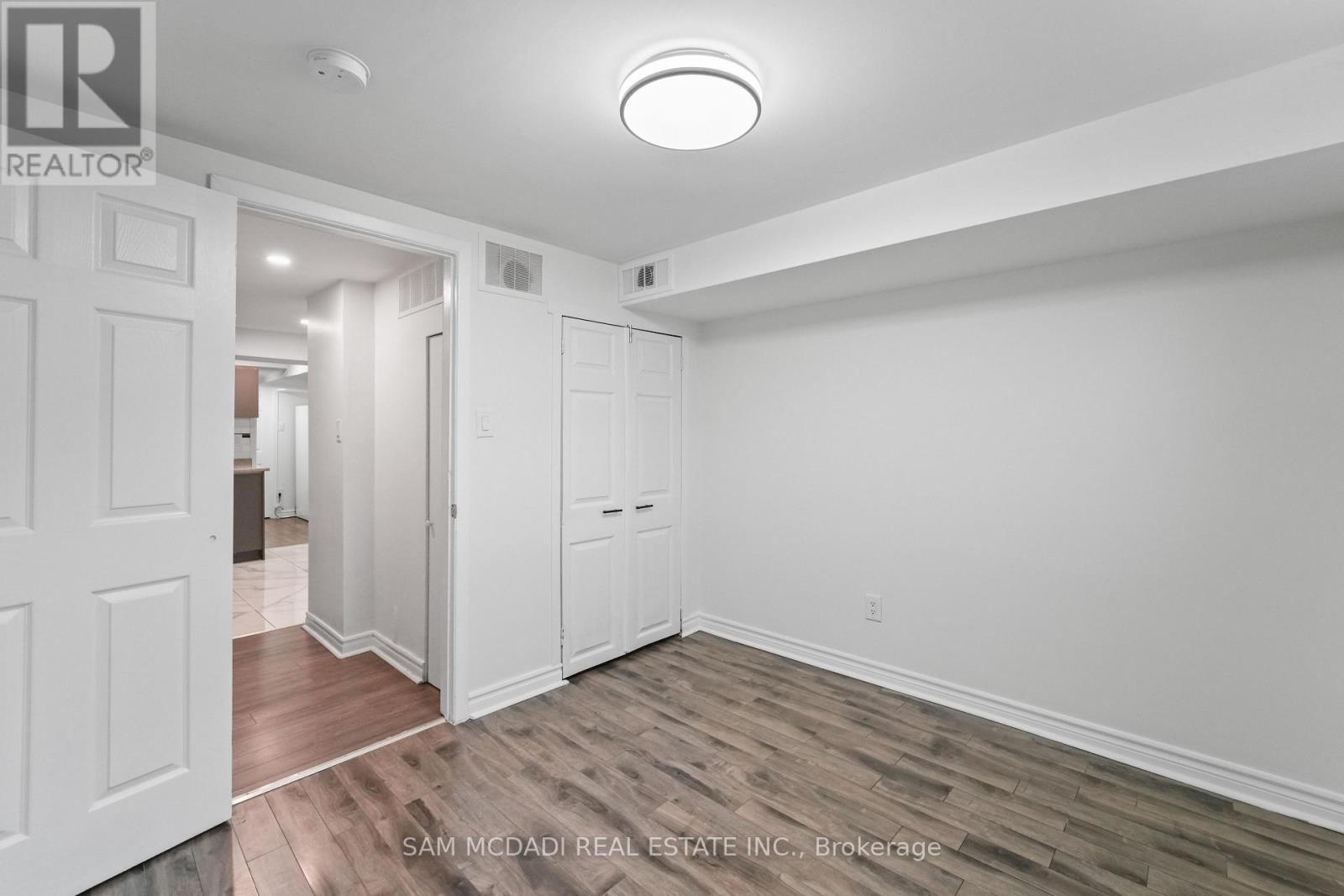 19 Shalom Crescent, Toronto, Ontario  M9V 4J3 - Photo 27 - W13085338