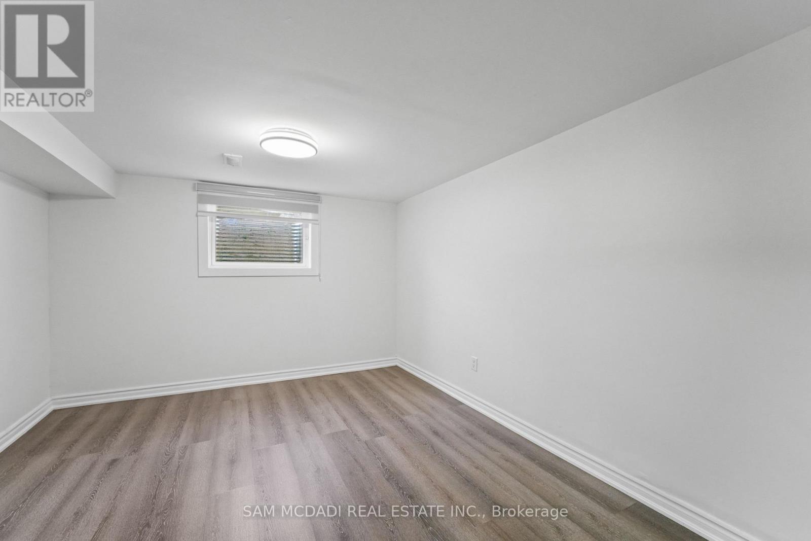 19 Shalom Crescent, Toronto, Ontario  M9V 4J3 - Photo 28 - W13085338