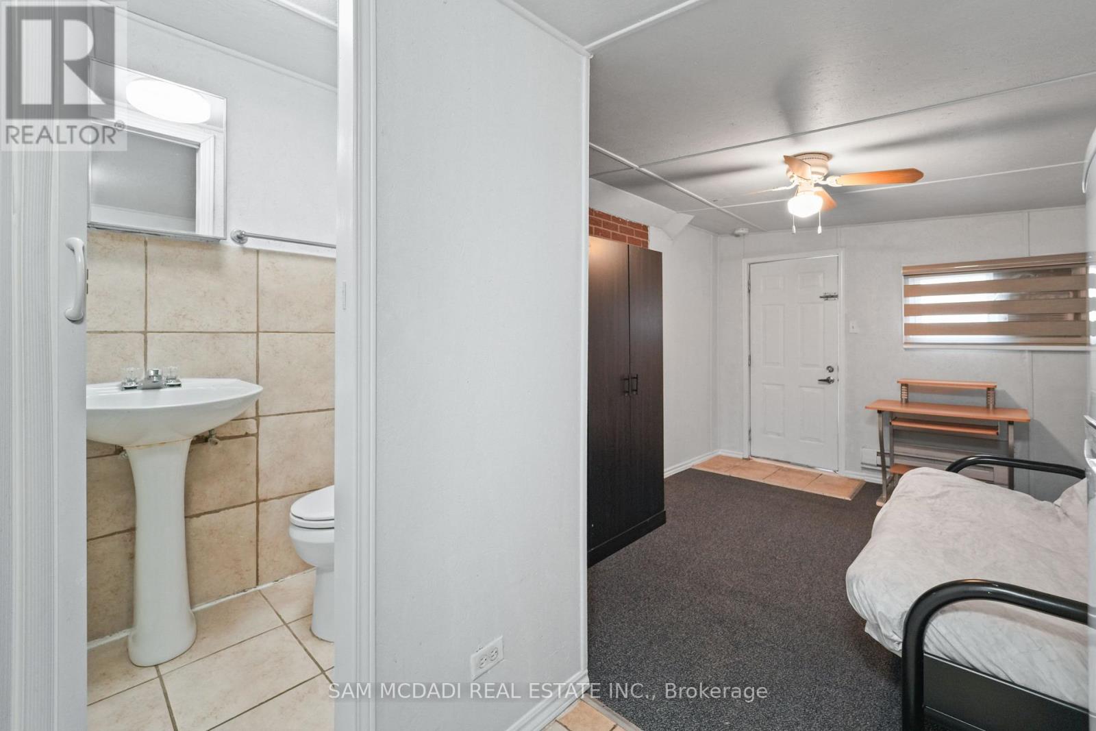 19 Shalom Crescent, Toronto, Ontario  M9V 4J3 - Photo 35 - W13085338
