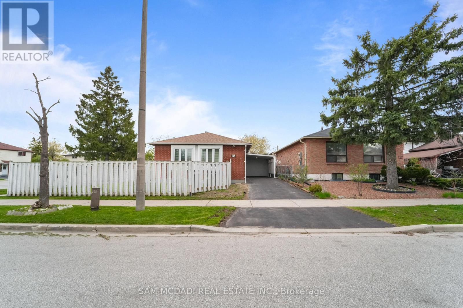 19 Shalom Crescent, Toronto, Ontario  M9V 4J3 - Photo 50 - W13085338