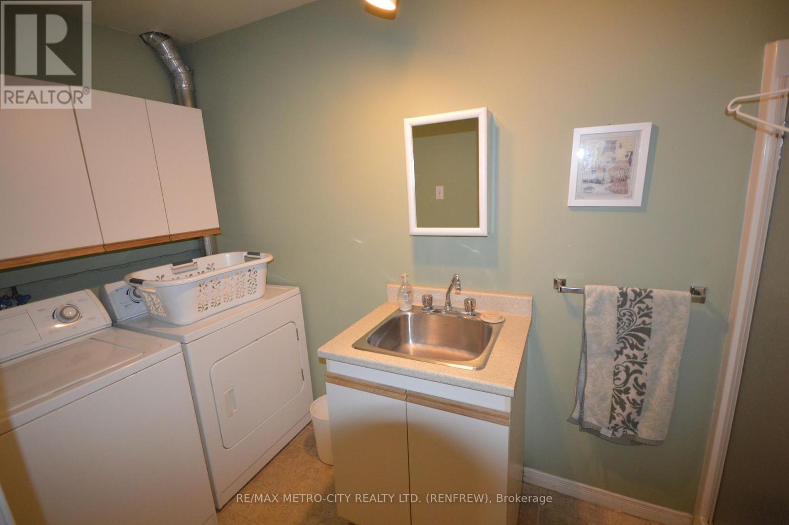 225 Vanier Crescent, Renfrew, Ontario  K7V 4K6 - Photo 16 - X13085398