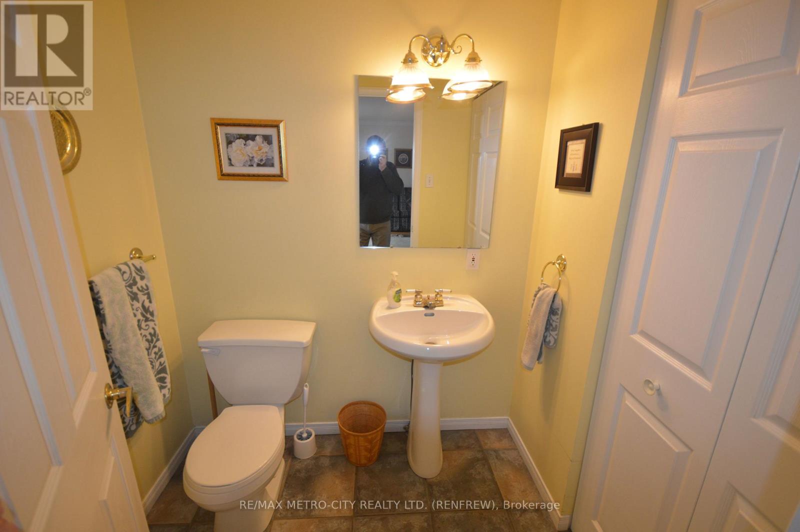 225 Vanier Crescent, Renfrew, Ontario  K7V 4K6 - Photo 8 - X13085398