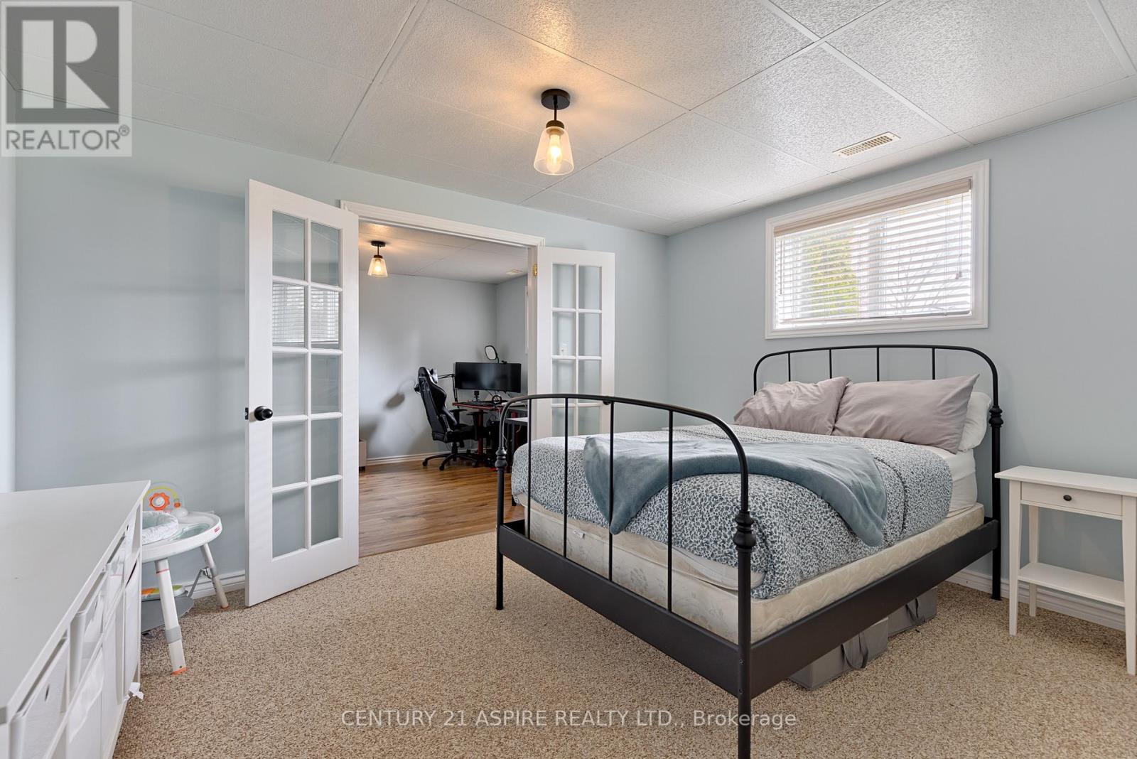 43 Selkirk Street, Petawawa, Ontario  K8H 1P1 - Photo 38 - X13085410