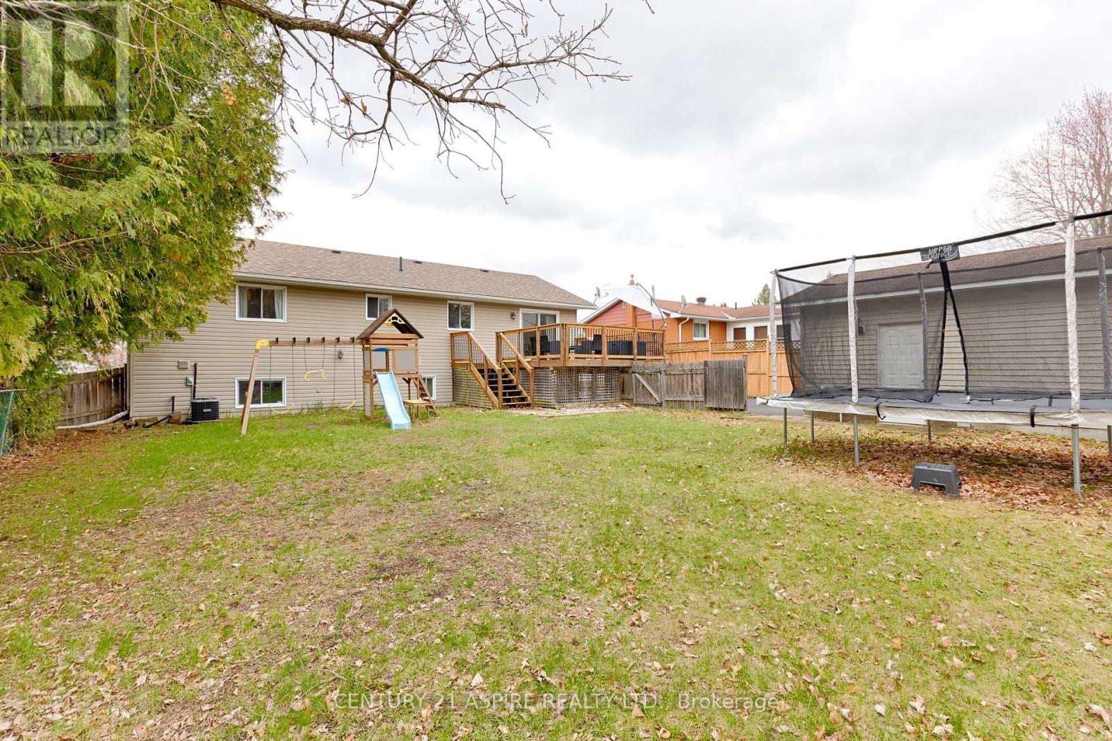 43 Selkirk Street, Petawawa, Ontario  K8H 1P1 - Photo 42 - X13085410