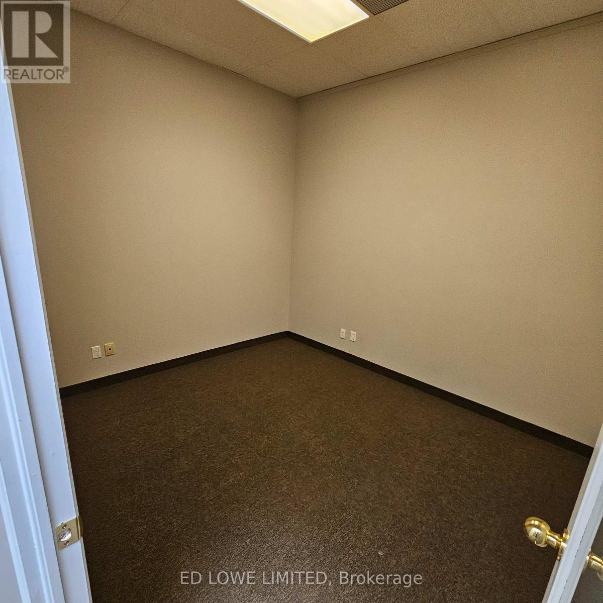 I - 4 Cedar Pointe Drive, Barrie, Ontario  L4N 5R7 - Photo 4 - S12429437