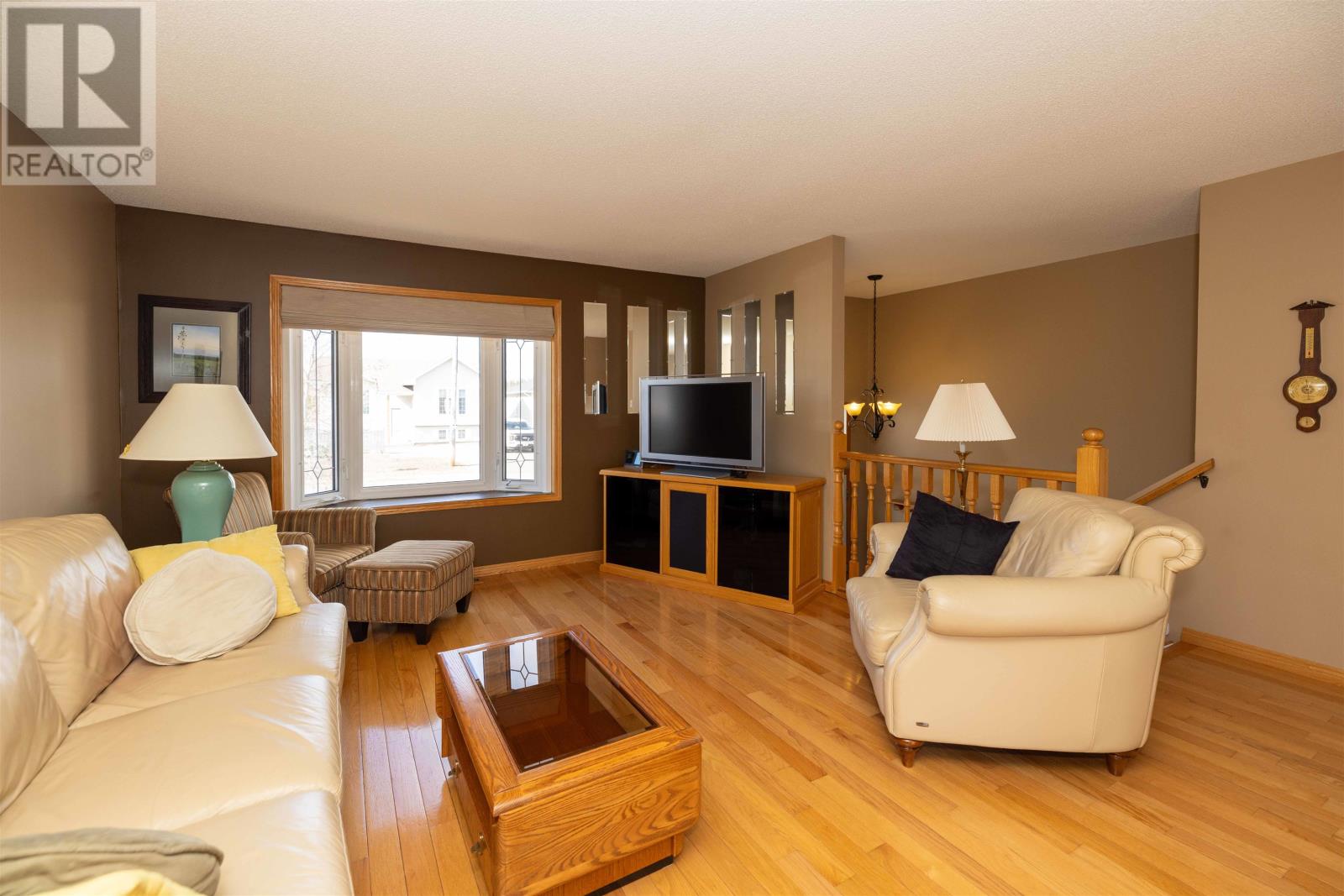 398 Minstrel Bay, Thunder Bay, Ontario  P7G 1S5 - Photo 2 - TB2600910