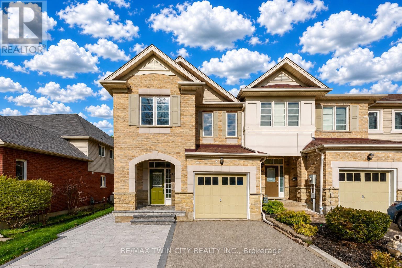 42 DOON MILLS DRIVE, Kitchener, Ontario