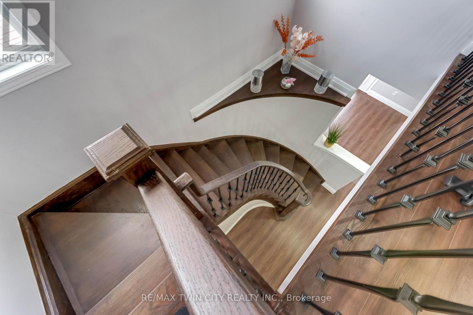 42 Doon Mills Drive, Kitchener, Ontario  N2P 2W9 - Photo 19 - X13085186