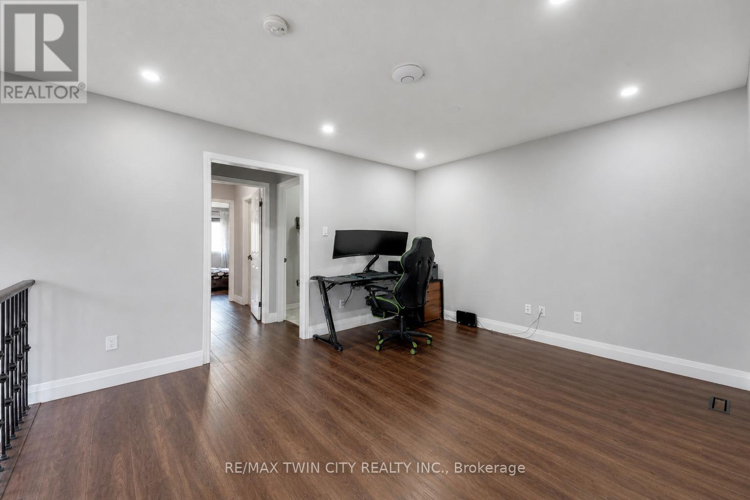 42 Doon Mills Drive, Kitchener, Ontario  N2P 2W9 - Photo 21 - X13085186