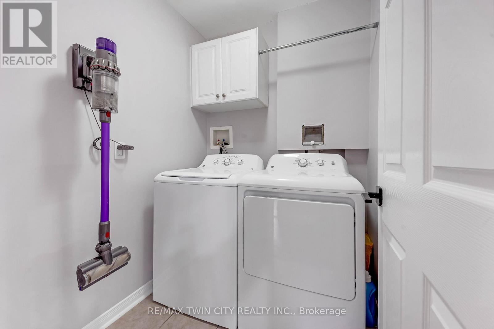 42 Doon Mills Drive, Kitchener, Ontario  N2P 2W9 - Photo 28 - X13085186
