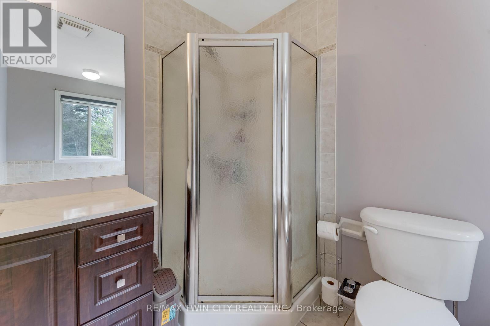 42 Doon Mills Drive, Kitchener, Ontario  N2P 2W9 - Photo 32 - X13085186