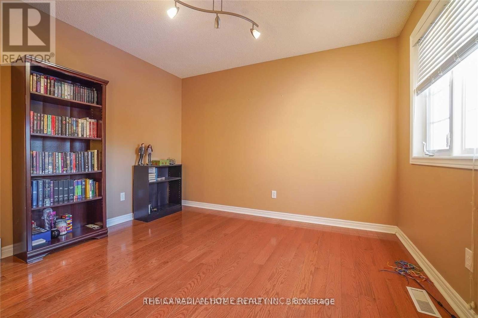 2089 Meadowgate Blvd Boulevard, London South, Ontario  N6M 1L5 - Photo 8 - X13085212