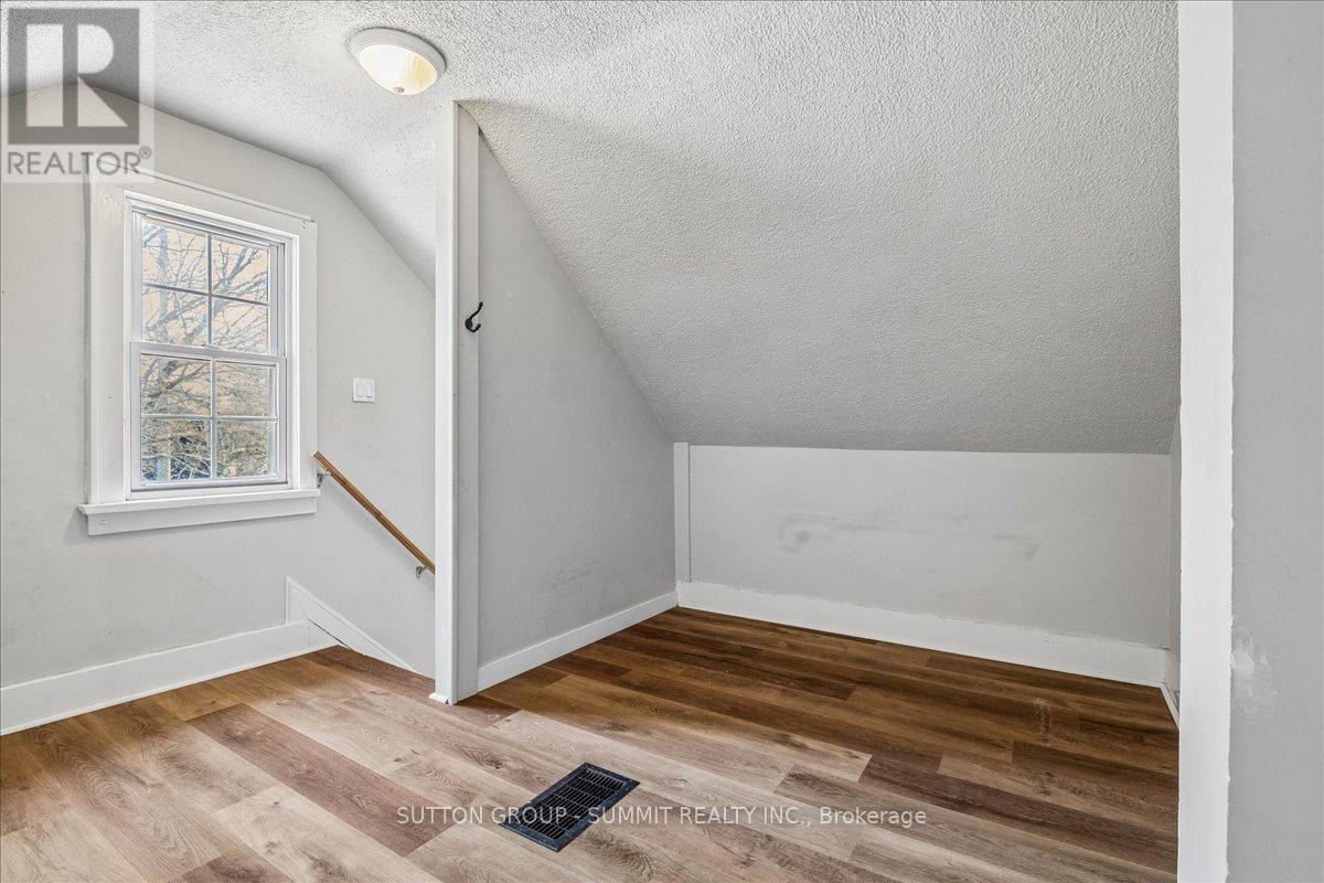155 1/2 Lake Street, St. Catharines, Ontario  L2R 5Y5 - Photo 15 - X13085360