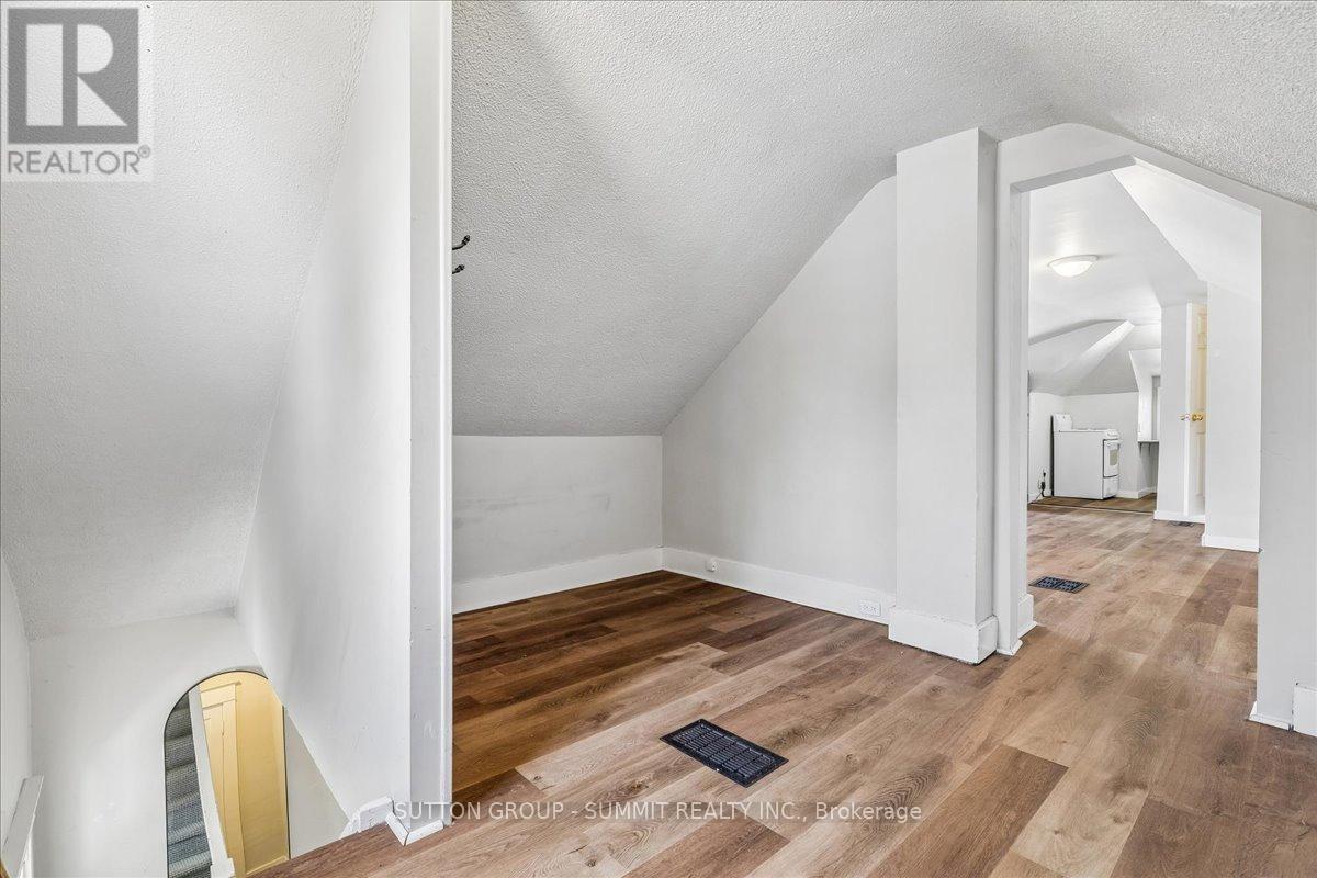 155 1/2 Lake Street, St. Catharines, Ontario  L2R 5Y5 - Photo 16 - X13085360