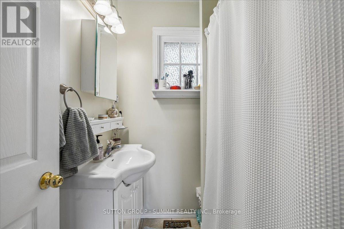 155 1/2 Lake Street, St. Catharines, Ontario  L2R 5Y5 - Photo 30 - X13085360