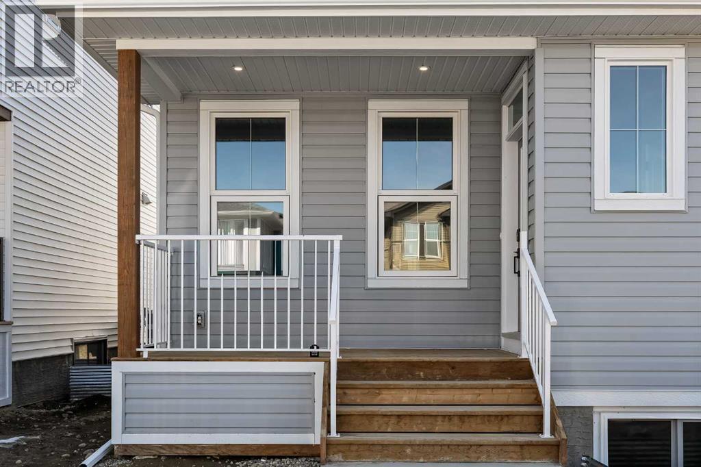 1133 Chinook Gate Bay SW, Airdrie, Alberta  T4B 5J1 - Photo 2 - A2308148