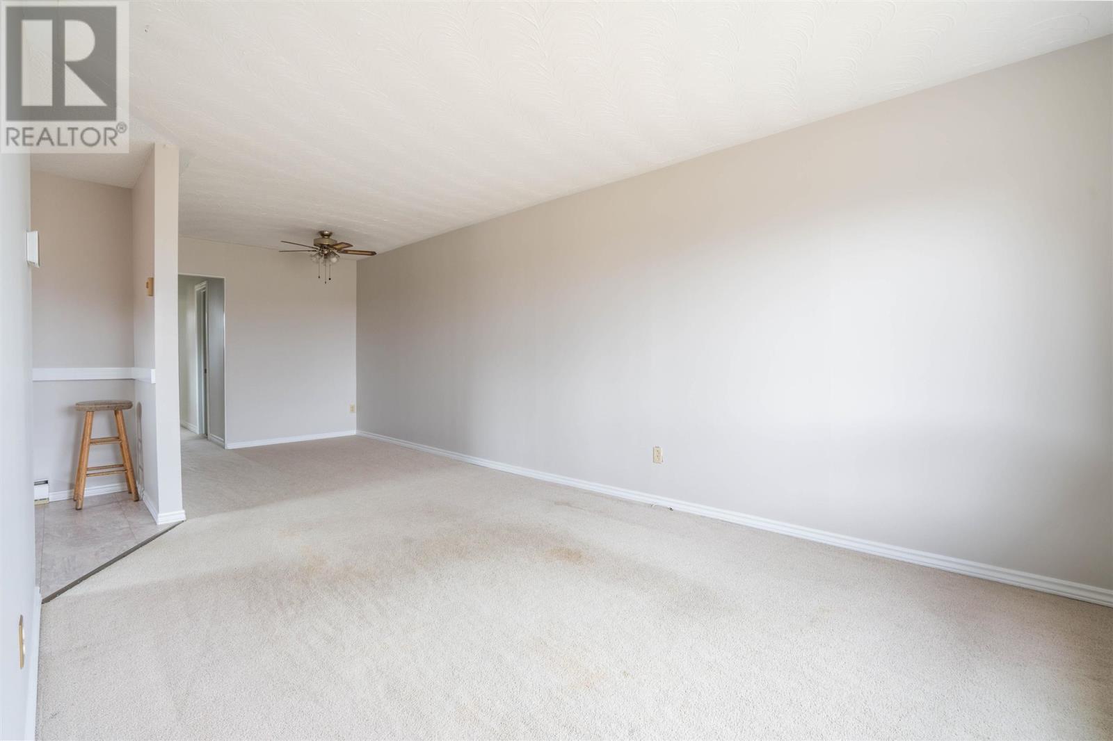 109 Pozzebon Cres, Sault Ste. Marie, Ontario  P6C 6B4 - Photo 4 - SM260850
