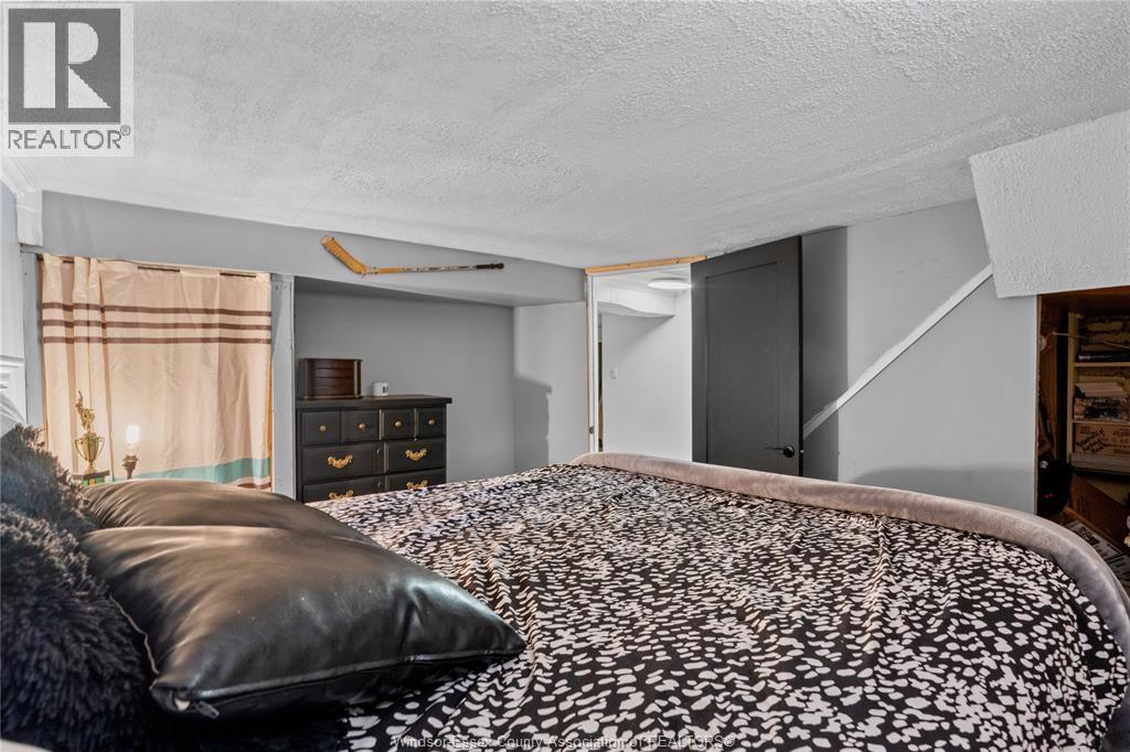 934 St. Paul Avenue, Windsor, Ontario  N9B 2X5 - Photo 27 - 26010101