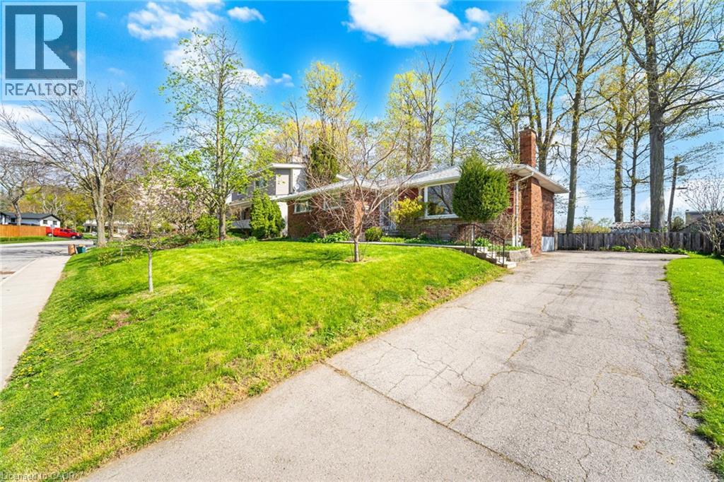 1461 Moss Glen Road, Burlington, Ontario  L7P 2C2 - Photo 2 - 40827159