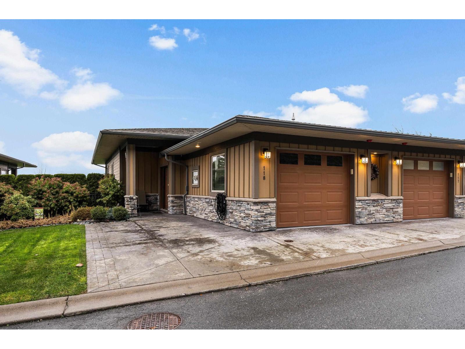 118 51096 Falls Court, Eastern Hillsides, Chilliwack, British Columbia  V4Z 1K7 - Photo 1 - R3070371
