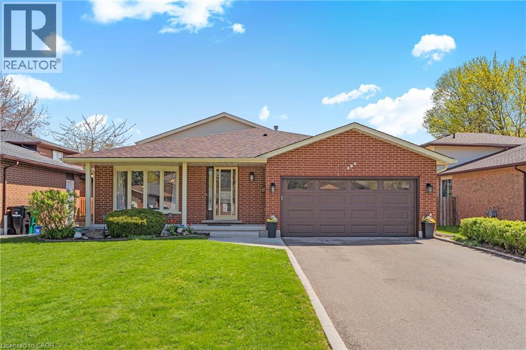 484 Hunterswood Court, Waterloo, Ontario  N2K 3E9 - Photo 1 - 40824998