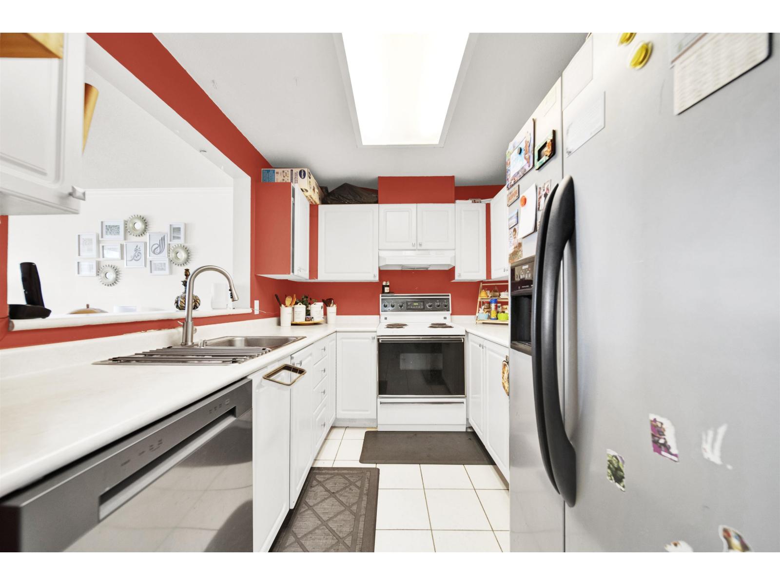 102 9765 140 Street, Surrey, British Columbia  V3T 5S5 - Photo 10 - R3115022