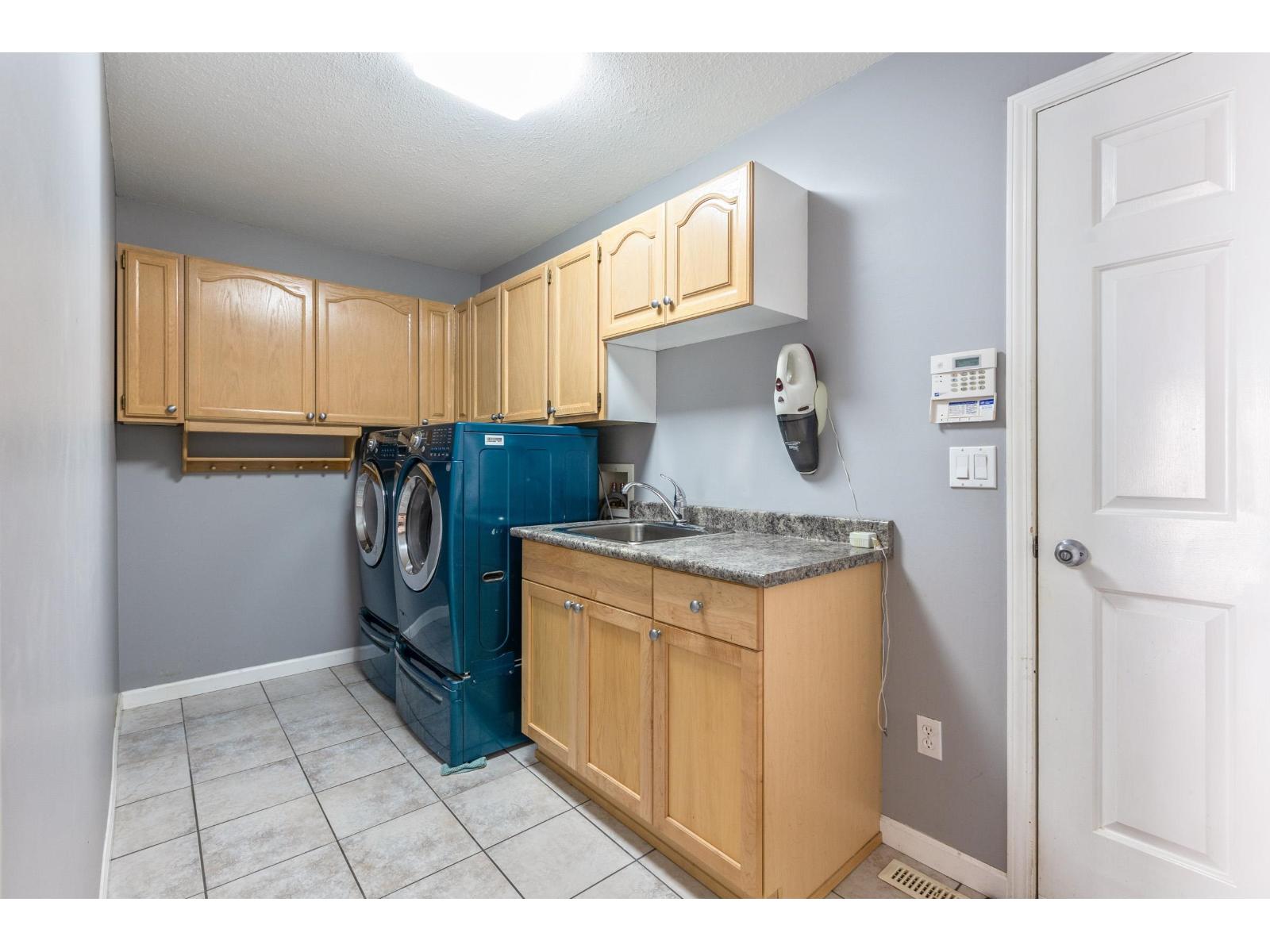 13855 65a Avenue, Surrey, British Columbia  V3W 8W1 - Photo 17 - R3119172