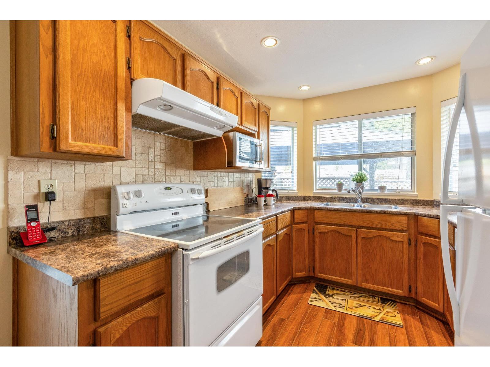 13855 65a Avenue, Surrey, British Columbia  V3W 8W1 - Photo 9 - R3119172