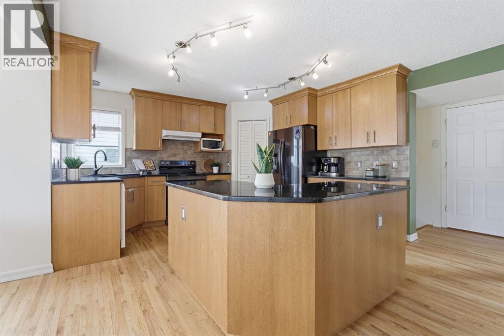 412 Sheep River Point, Okotoks, Alberta  T1S 1S3 - Photo 11 - A2295377