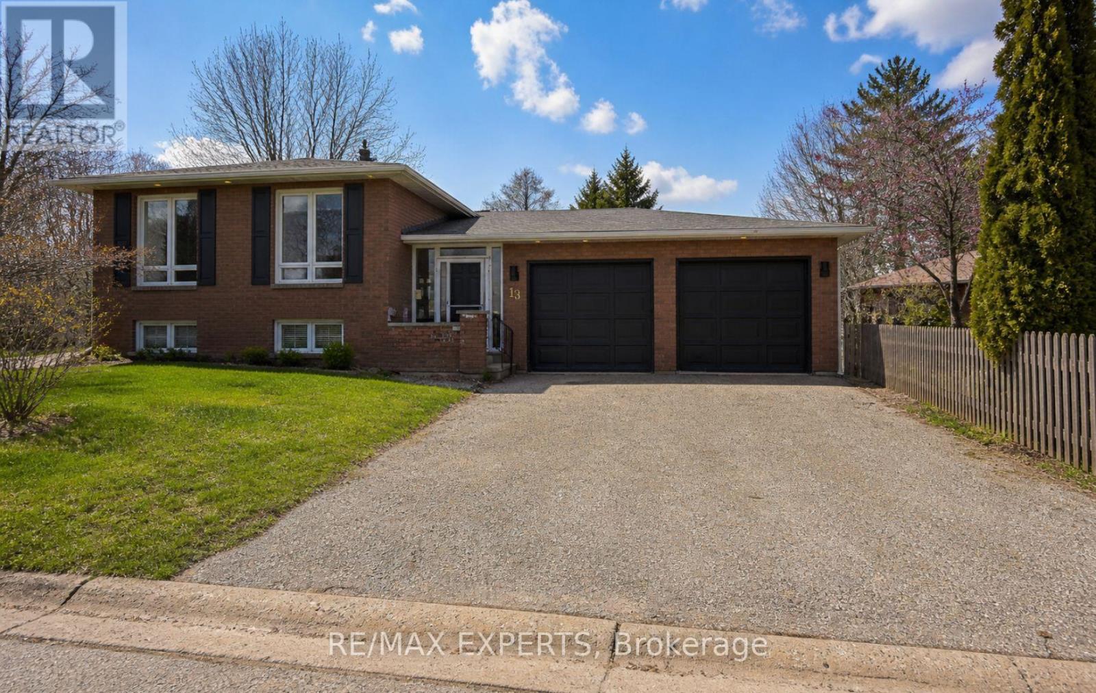 13 ORIOLE COURT, Barrie, Ontario