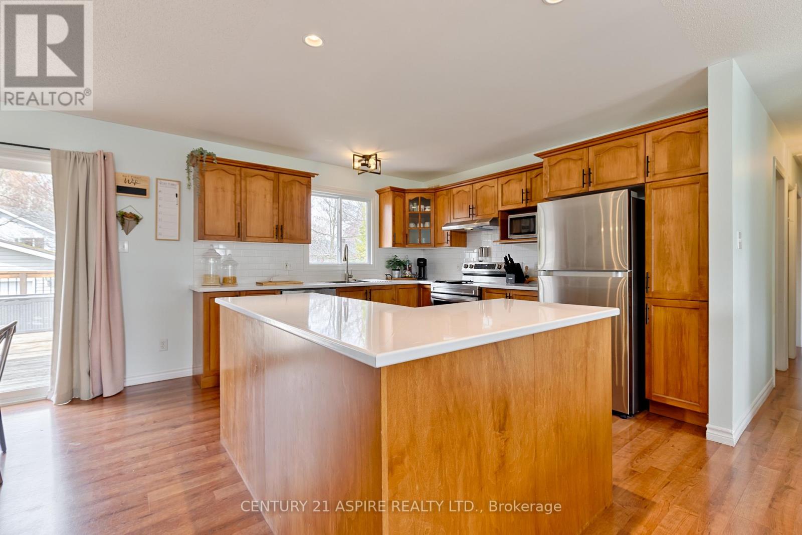 43 Selkirk Street, Petawawa, Ontario  K8H 1P1 - Photo 13 - X13085410