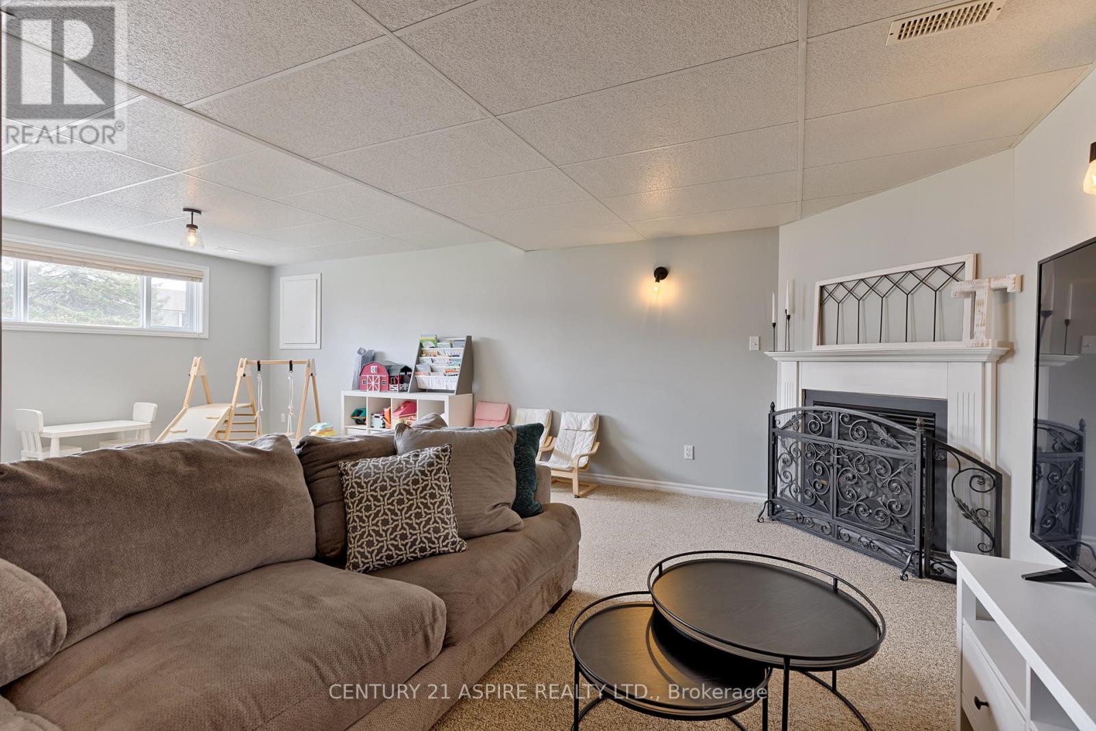 43 Selkirk Street, Petawawa, Ontario  K8H 1P1 - Photo 33 - X13085410