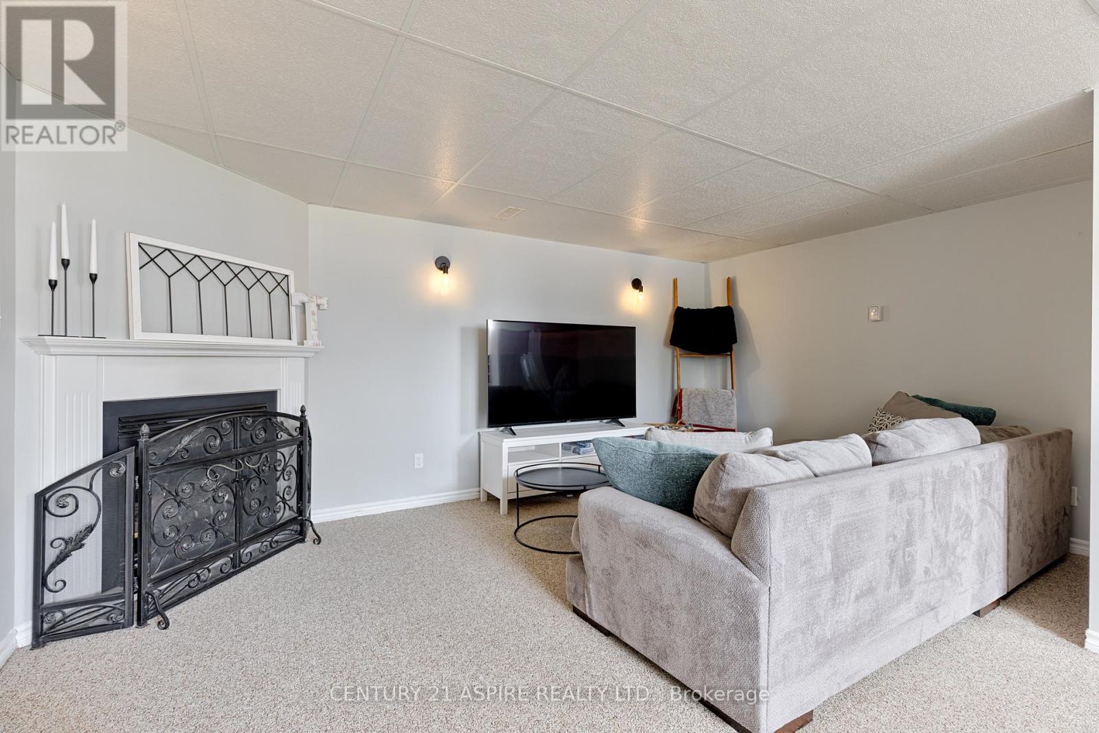 43 Selkirk Street, Petawawa, Ontario  K8H 1P1 - Photo 31 - X13085410
