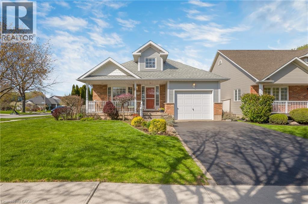 34 Margaret Avenue, Grimsby, Ontario  L3M 5L4 - Photo 2 - 40825304