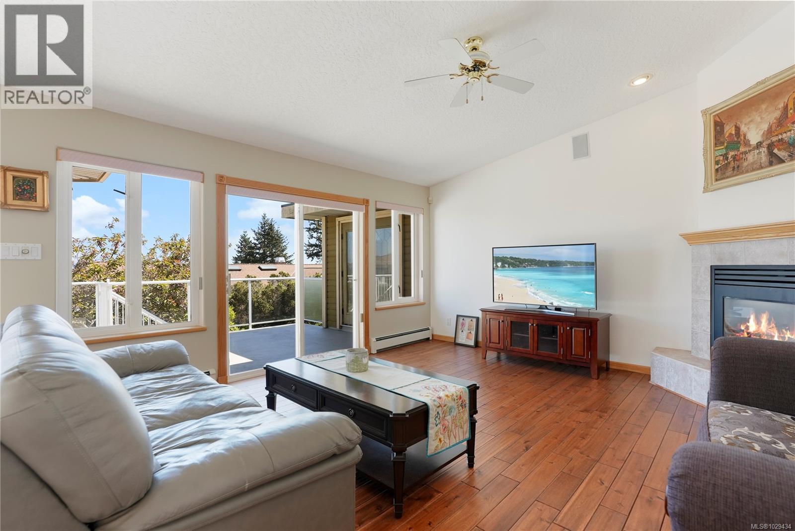 4405 Moonlight Lane, Saanich, British Columbia  V8N 6K7 - Photo 9 - 1029434