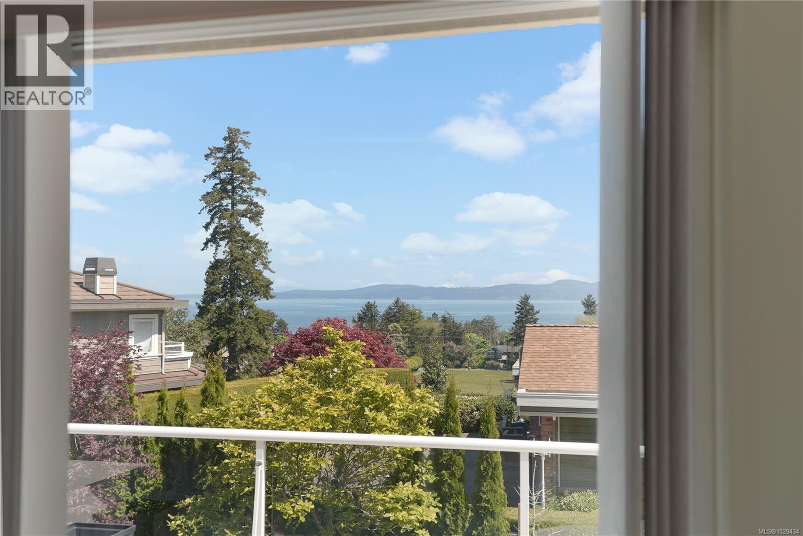 4405 Moonlight Lane, Saanich, British Columbia  V8N 6K7 - Photo 13 - 1029434