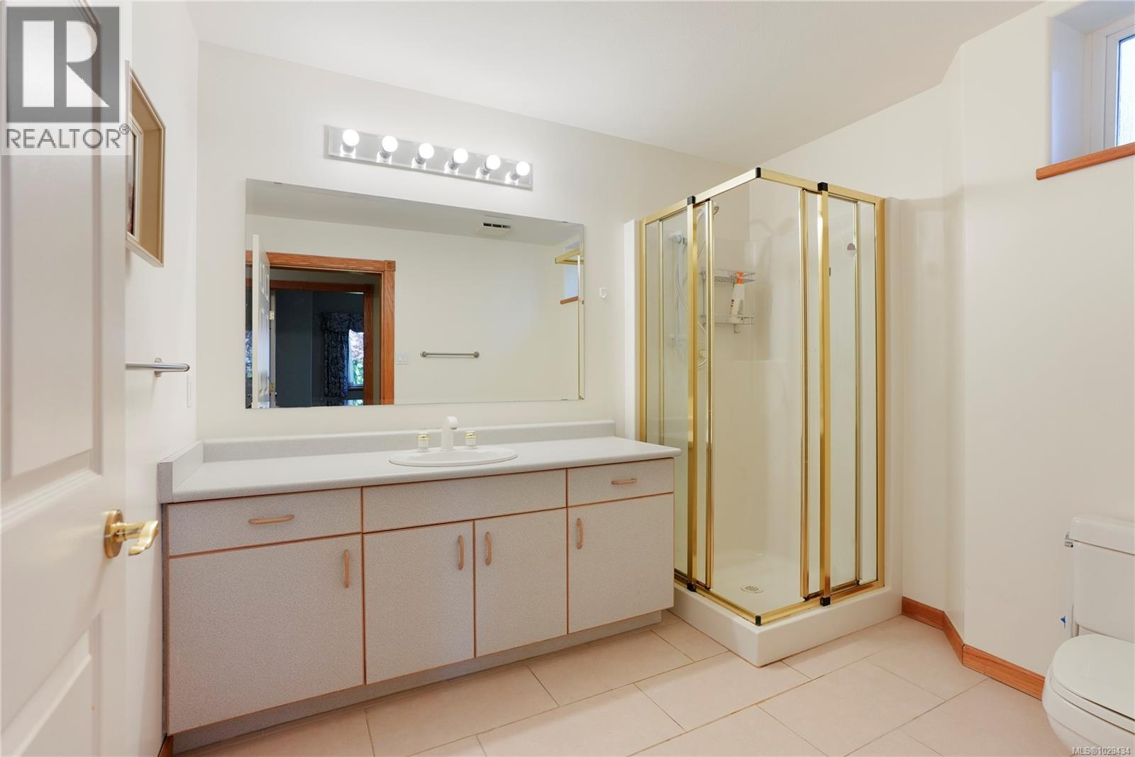 4405 Moonlight Lane, Saanich, British Columbia  V8N 6K7 - Photo 42 - 1029434