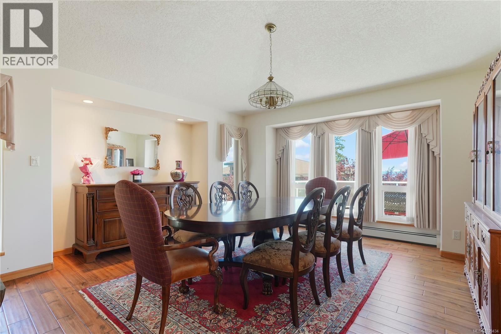 4405 Moonlight Lane, Saanich, British Columbia  V8N 6K7 - Photo 14 - 1029434