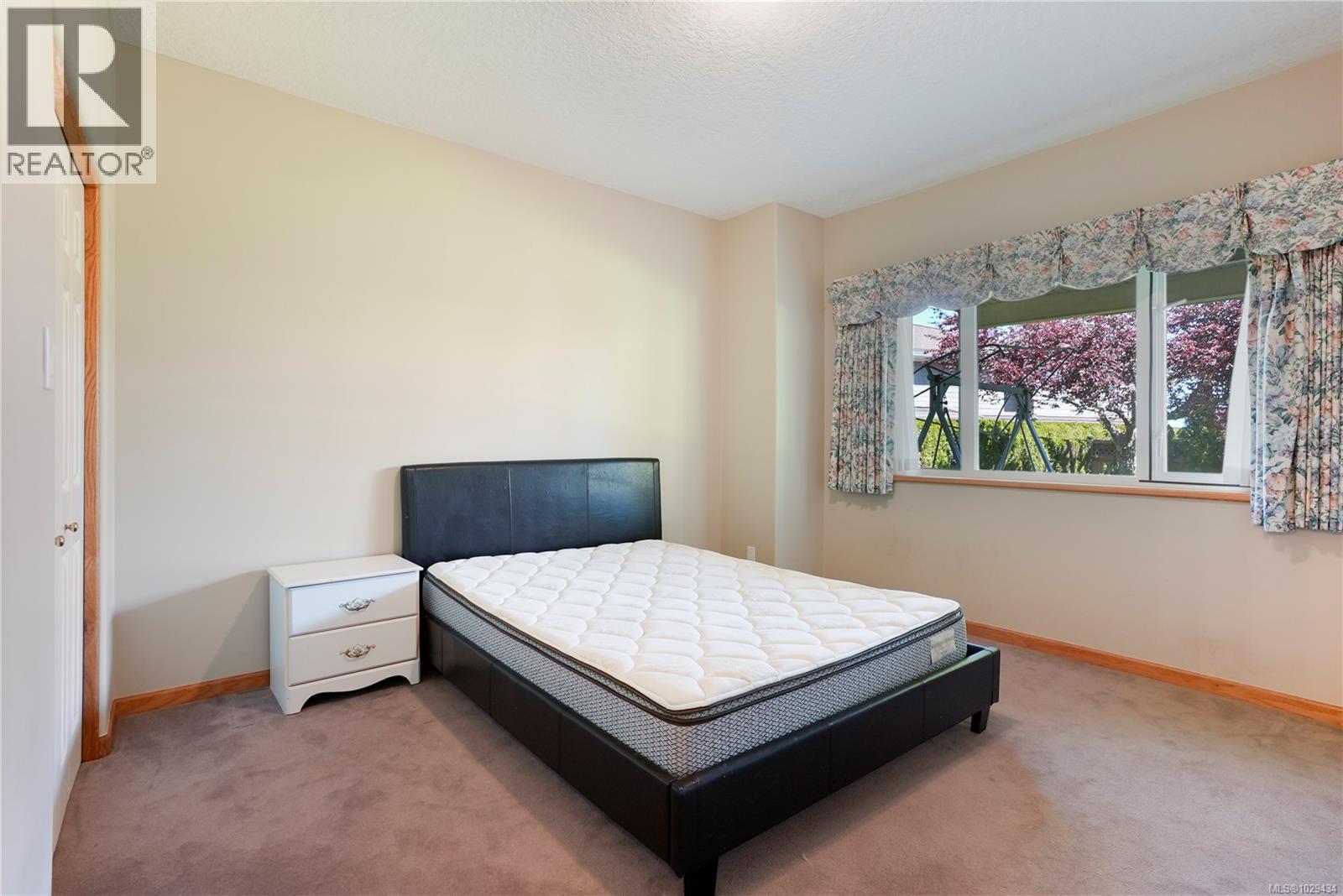 4405 Moonlight Lane, Saanich, British Columbia  V8N 6K7 - Photo 40 - 1029434