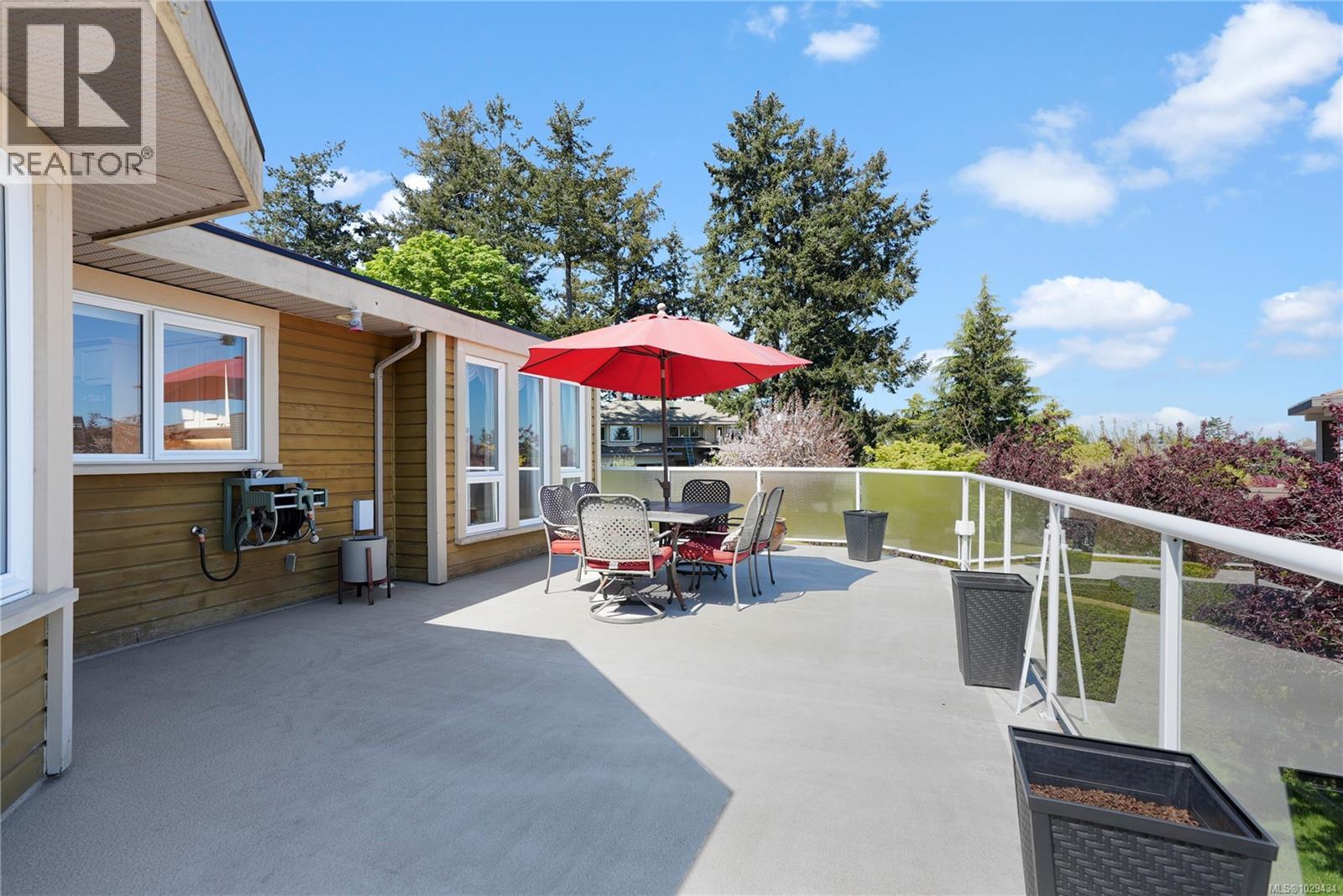 4405 Moonlight Lane, Saanich, British Columbia  V8N 6K7 - Photo 47 - 1029434