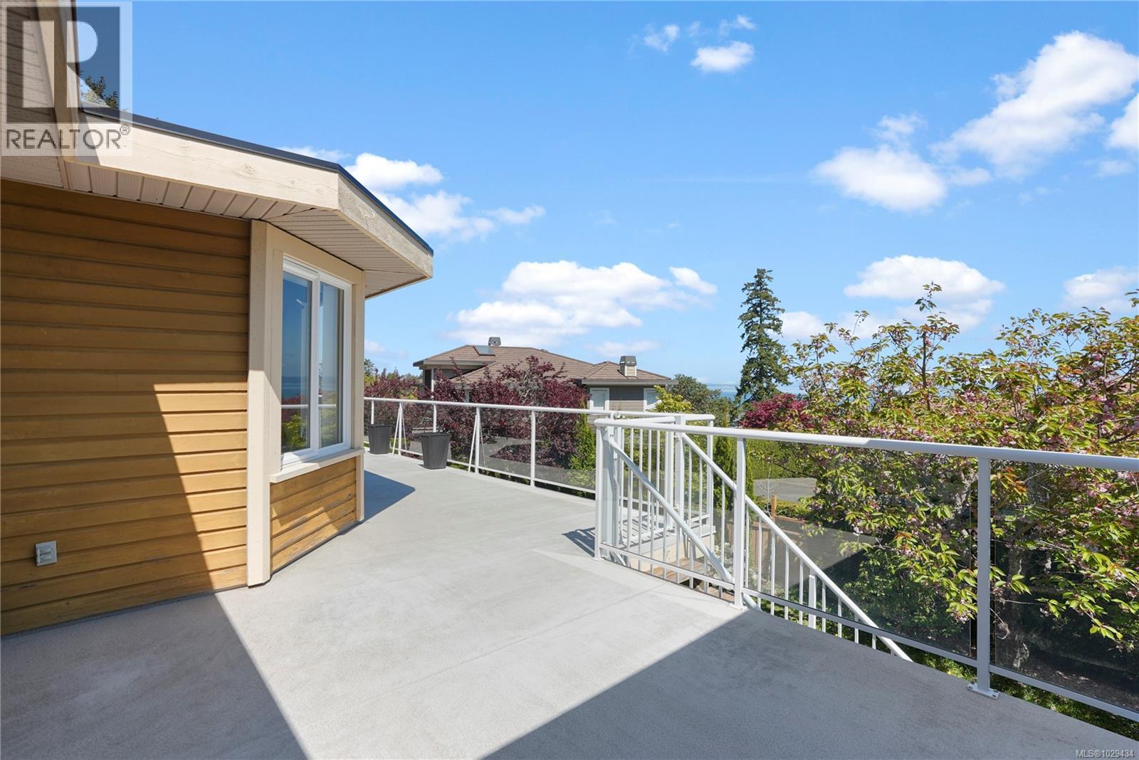 4405 Moonlight Lane, Saanich, British Columbia  V8N 6K7 - Photo 46 - 1029434