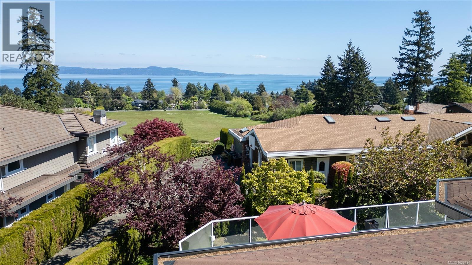 4405 Moonlight Lane, Saanich, British Columbia  V8N 6K7 - Photo 48 - 1029434