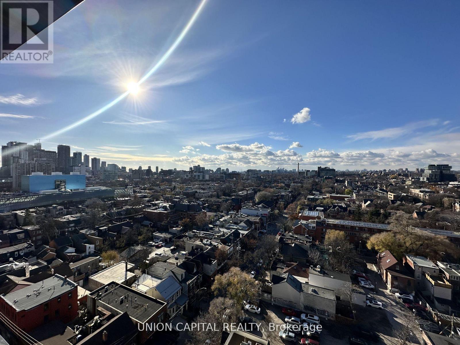 1411 - 195 Mccaul Street, Toronto, Ontario  M5T 1W6 - Photo 2 - C13085436
