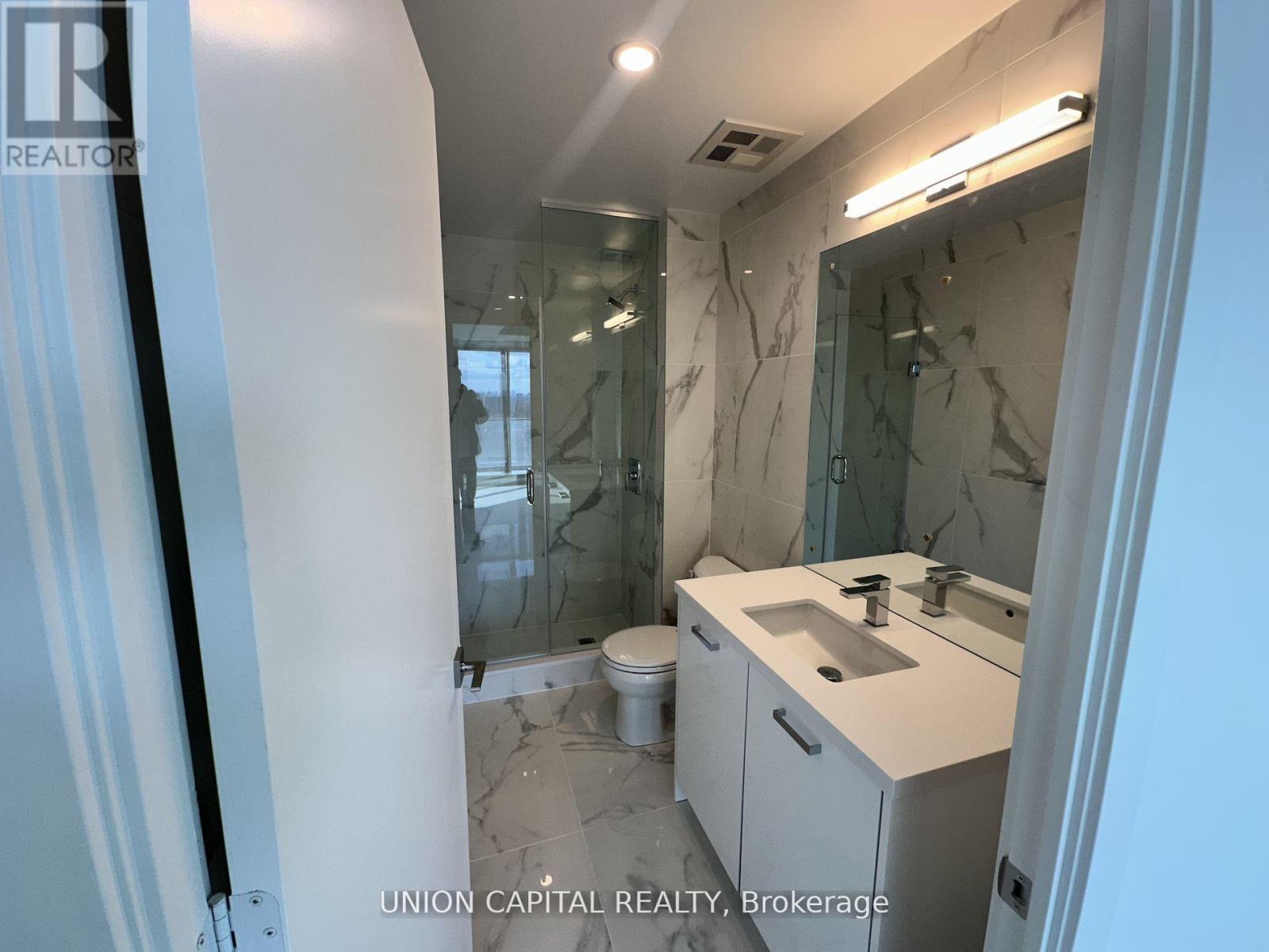 1411 - 195 Mccaul Street, Toronto, Ontario  M5T 1W6 - Photo 4 - C13085436